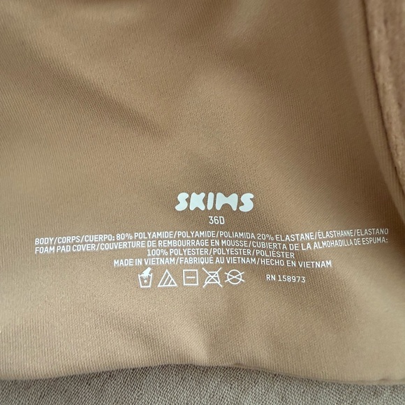 SKIMS Nude Women's Bra - Picture 3 of 3